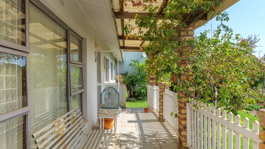 2 Bedroom Property for Sale in Napier Western Cape